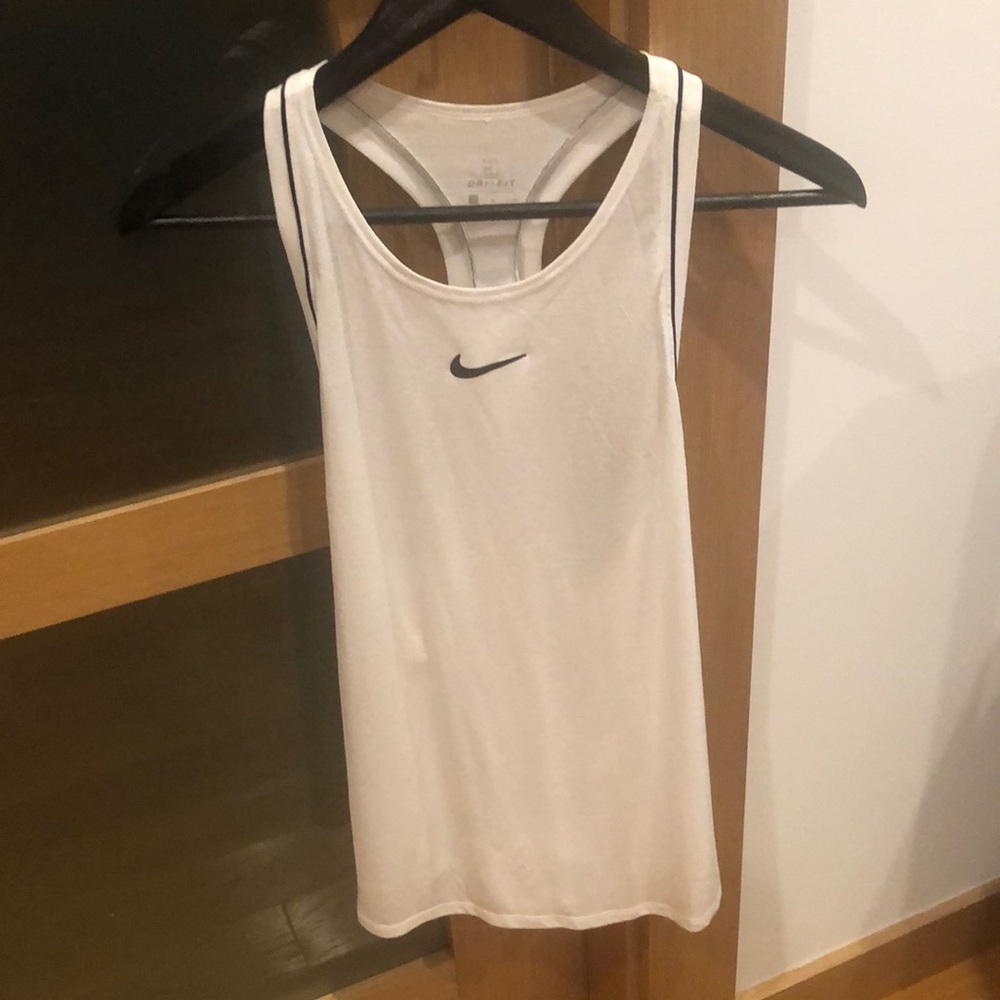 NEW NIKE DRI-FIT Thin Sleeveless Athletic Top